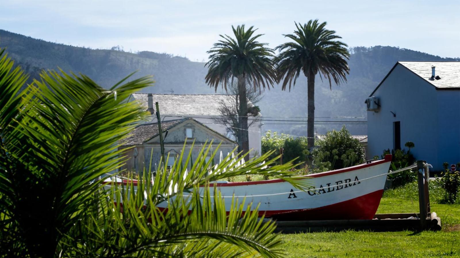 Apartamentos Turisticos A Galera Ribadeo Buitenkant foto